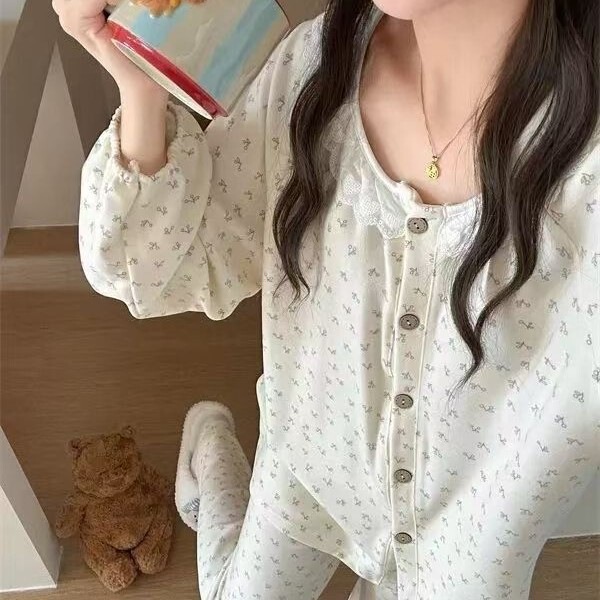 Women's loungewear, women's pajamas, autumn Korean-style casual and fashionable set, featuring a loose fit, floral print, and lace trim Women's loungewear, women's pajamas, autumn Korean-style casual and fashionable set, featuring a loose fit, floral print, and lace trim