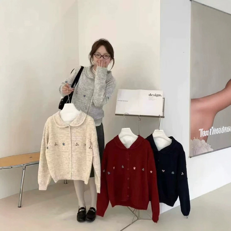 Korean-style, effortlessly chic, French-inspired women's spring/autumn/winter new collection: handmade crochet, warm knitted sweater cardigan Korean-style, effortlessly chic, French-inspired women's spring/autumn/winter new collection: handmade crochet, warm knitted sweater cardigan