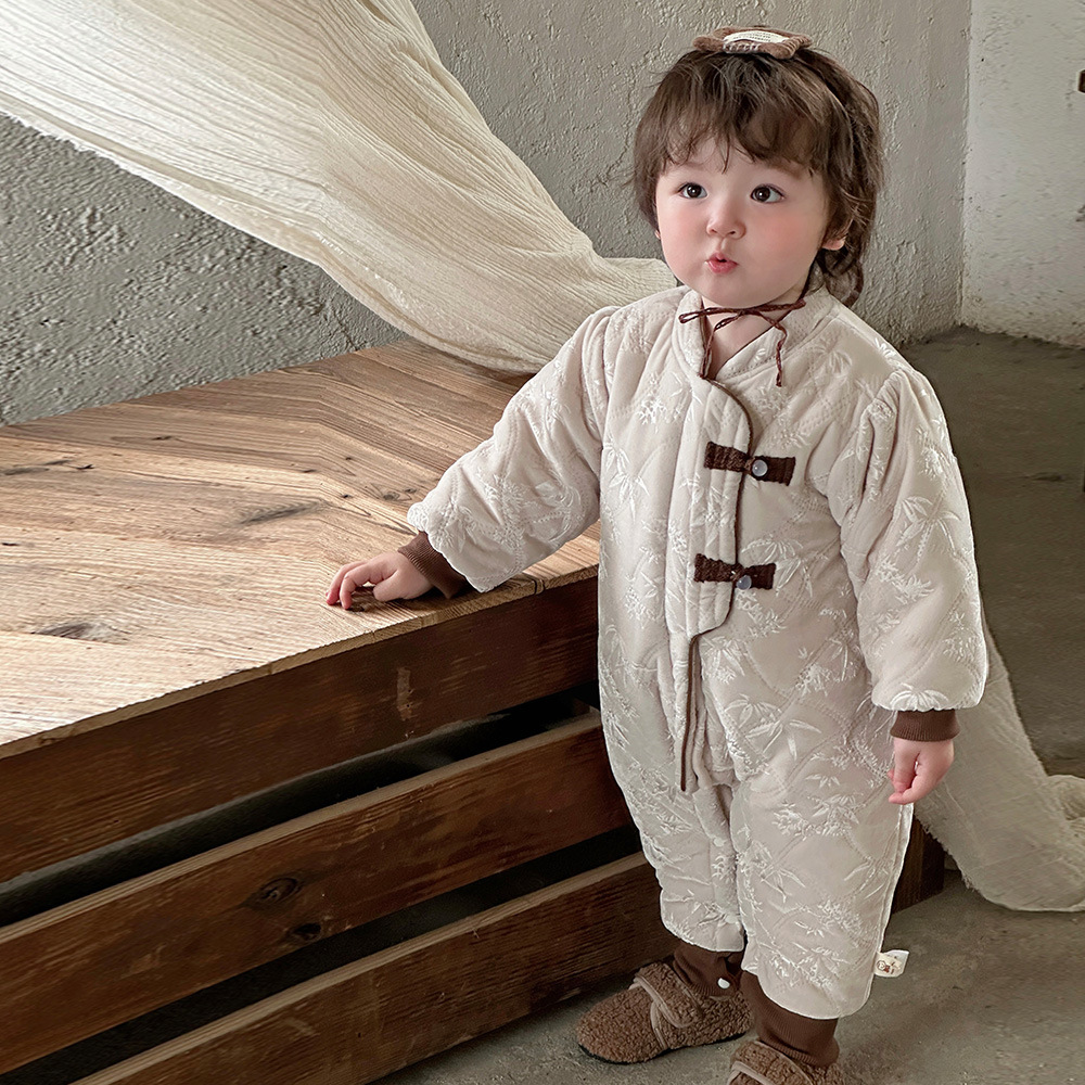 Ropa de bebé, engrosamiento de invierno, cálido y cómodo, nuevo estilo nacional chino más terciopelo acolchado para bebés con hebilla