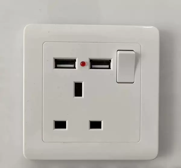 One open 13A dual USB with light socket