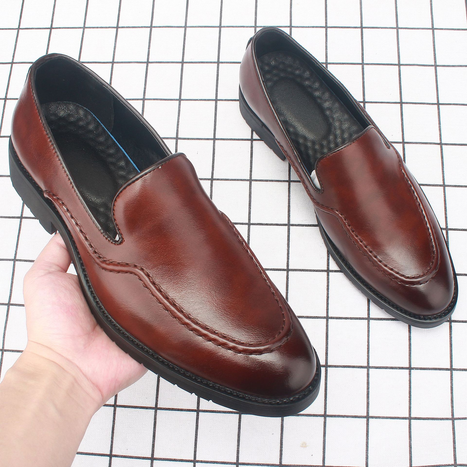 ƤЬ��2022�¿���ʿ������װ��Ь����Բͷ���е�Ьʱ�л�Ь��6993