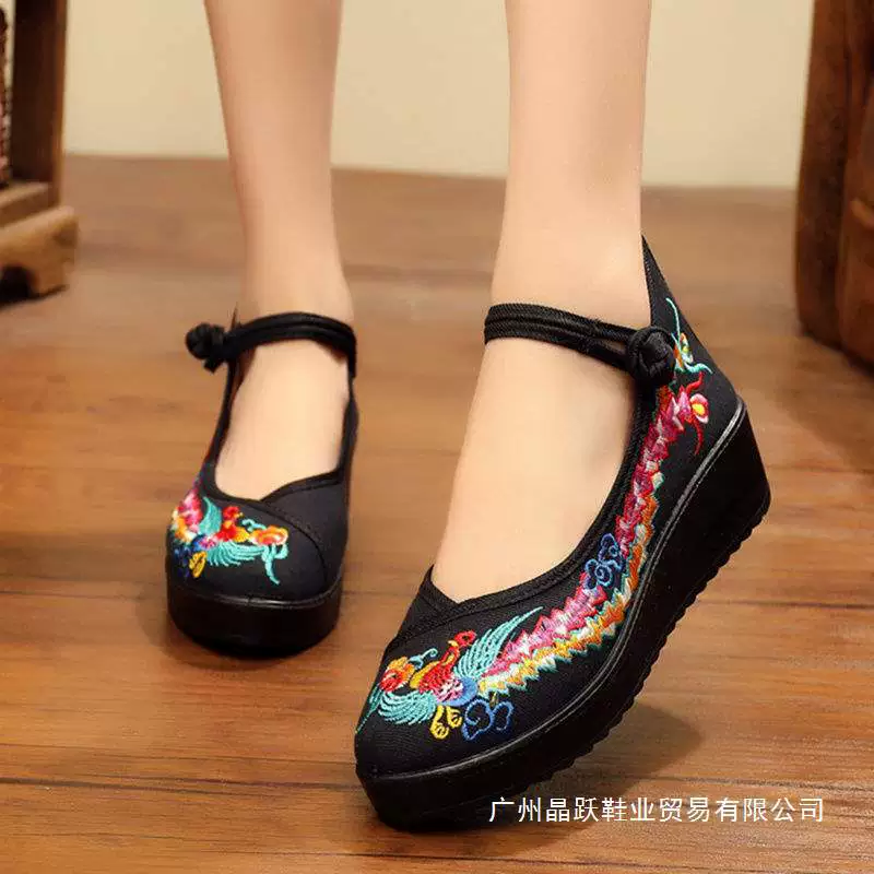 Красные туфли на толстой подошве с вышивкой, свадебные туфли для свадебного банкета, старые пекинские тканевые туфли, туфли для квадратных танцев с ремешками, туфли в китайском стиле династии Хань.