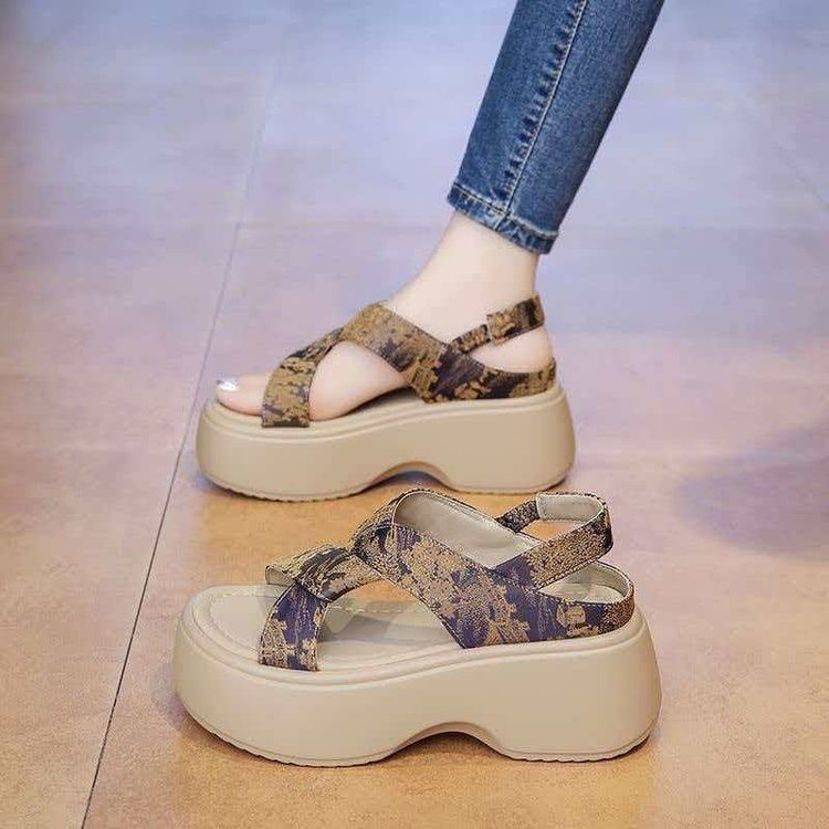 Sandalias explosivas para mujeres verano 2026 nuevos zapatos de mujer muffin de tacones altos con suela suave de moda zapatos casuales de playa