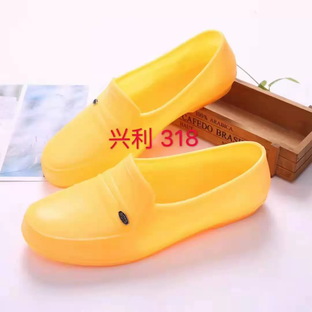 Wuchuan заводская цена прямые поставки Мужская Осенняя обувь Строительная площадка Желтая резиновая обувь Гуанси Горячие износостойкие мужские тапочки оптом