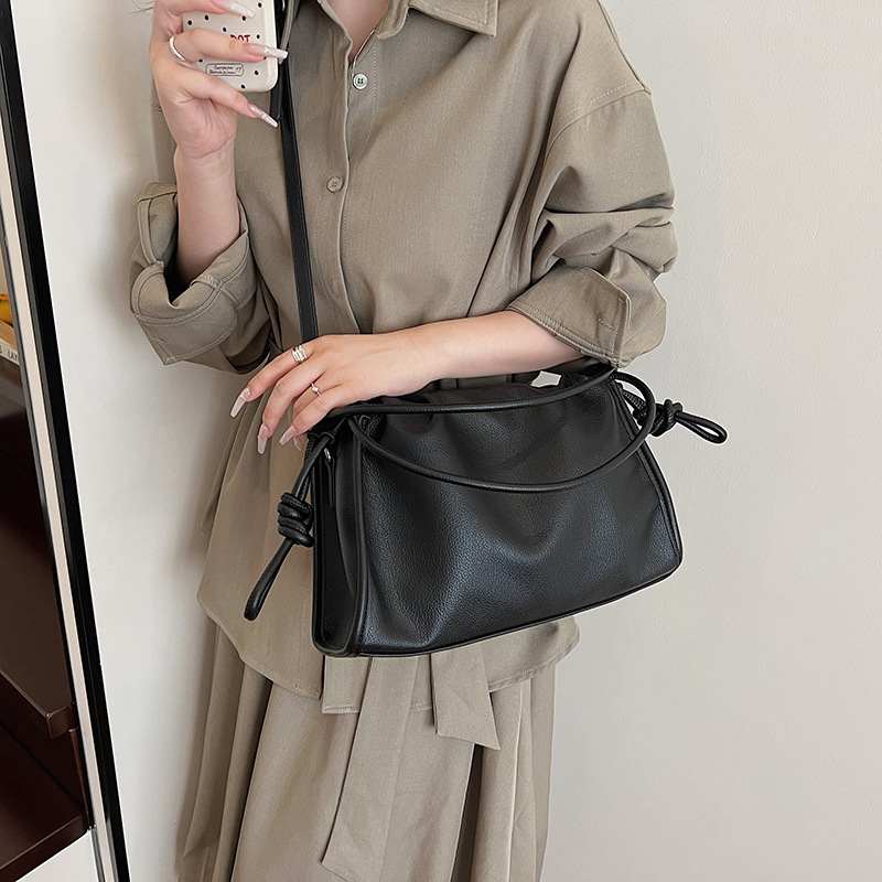 Bolso de mano plegado transfronterizo bolso de brazo universal mujeres otoño / invierno 2025 nuevo estilo de moda bolso de hombro bolso de viaje