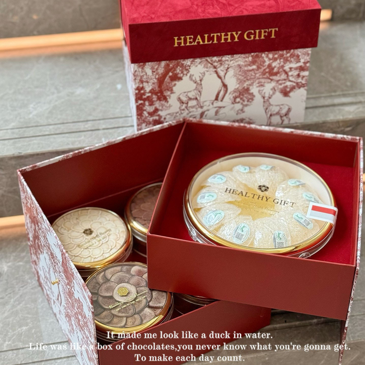 Red Velvet Eight Treasure Gift Box American Ginseng Dendrobium Red Ginseng Deer Antler Reishi Tangerine Peel 190g in use