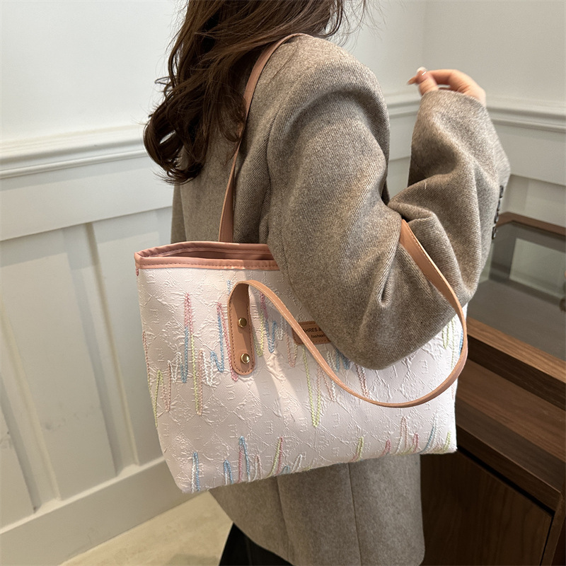 Bolsa de gran capacidad de viaje ocio para mujeres 2024 nueva moda para estudiantes universitarios en clase de hombro único bordado rayas bolsa de mano