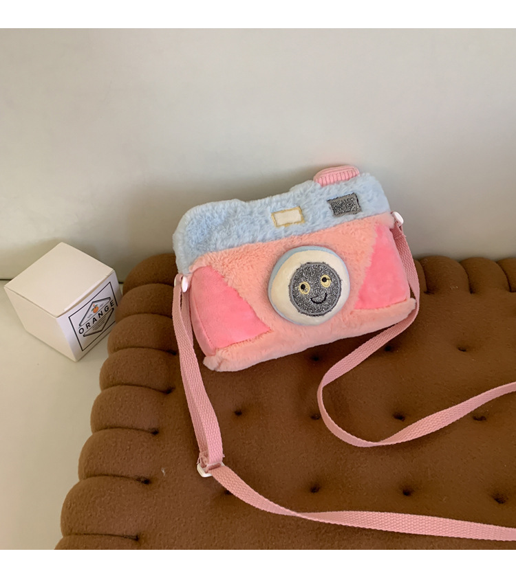 New Funny Camera Styling Plush One-shoulder Messenger Bag display picture 21