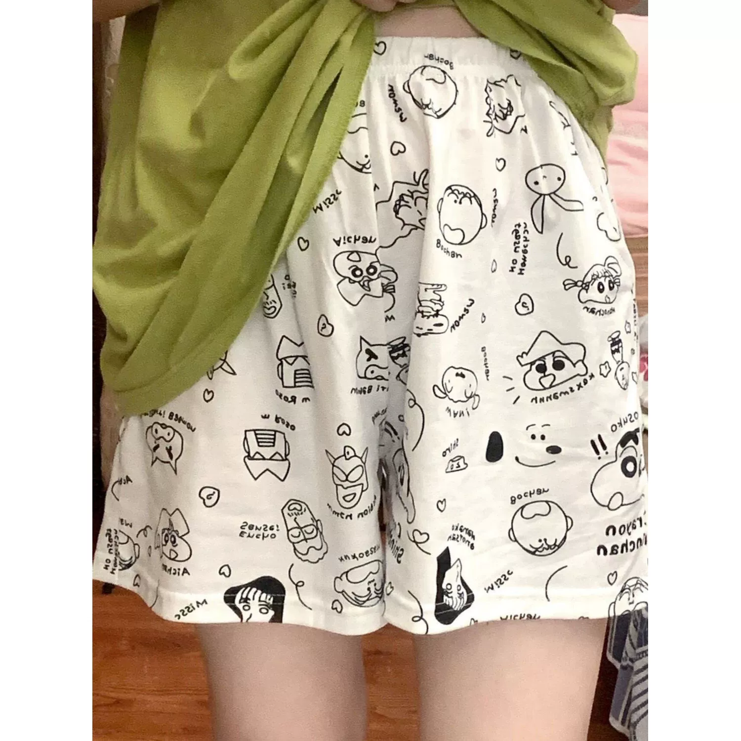 Маленькие новые Пижамные брюки Crayon для девочек, летние новые шорты, свободные прогулочные брюки, верхняя одежда с героями мультфильмов, тонкие повседневные брюки