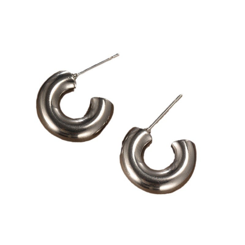 Joyas Xuping pendientes de acero inoxidable nicho de alta calidad pendientes personalidad europea y americana simple y fría pendientes en forma de C para mujeres