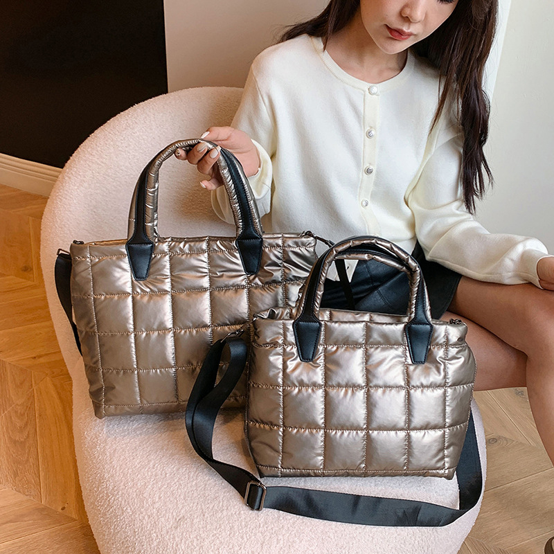 Bolso de mano acolchado de algodón de gran capacidad para mujer, nuevo bolso de moda 2024, bolso cruzado de hombro de alta gama para ir al trabajo