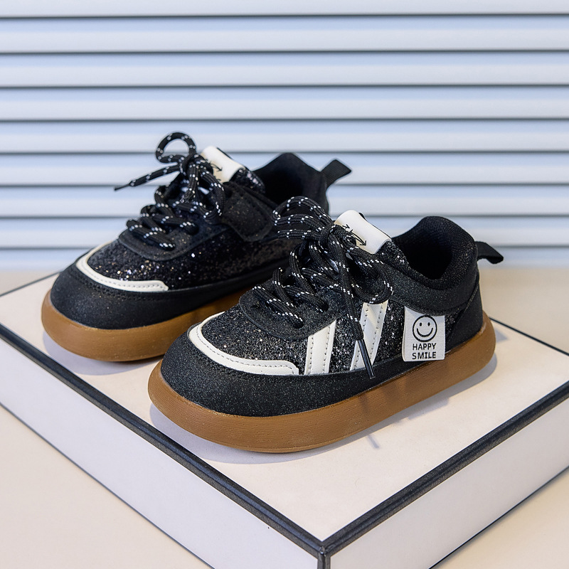 Zapatos de skate para niños 2026 primavera y otoño nuevos zapatos casuales para niños con sequillas de moda zapatos deportivos para niñas con suela suave zapatos para bebés