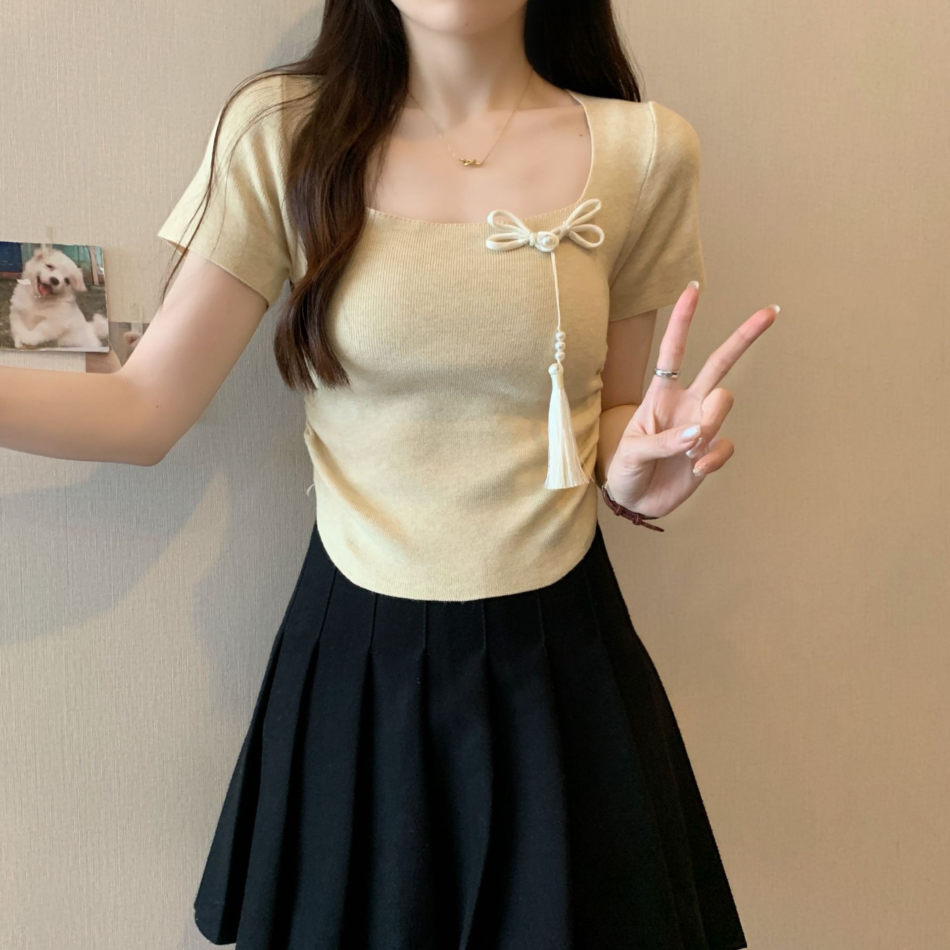 Nov poletni dizajn z naramnicami, nepravilna majica s kratkimi rokavi v kitajskem slogu, ženska pletena majica s kratkimi rokavi in ​​oglatim izrezom._voghion.com