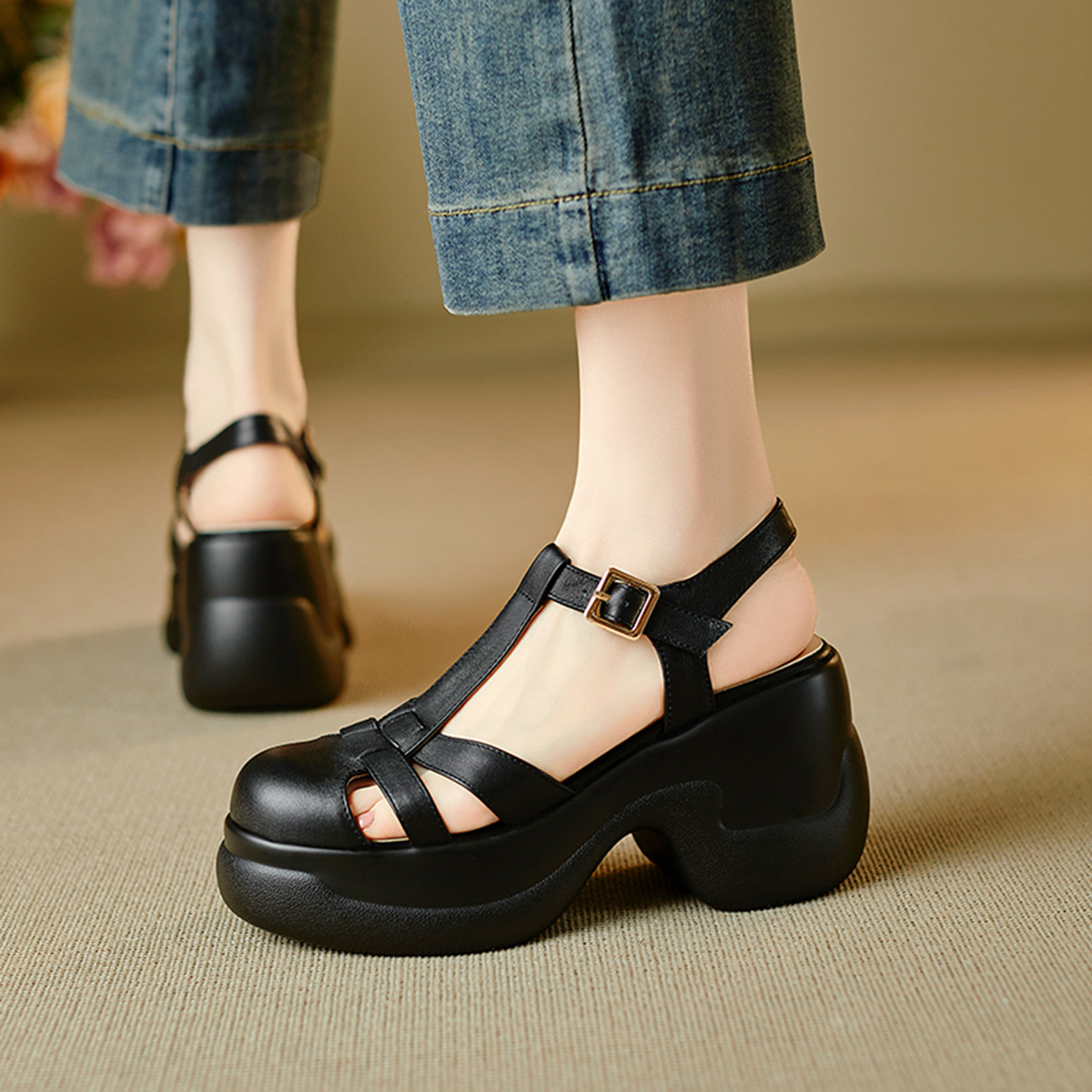 Sandal nữ quai chữ T đế xốp dày phong cách La Mã — đen