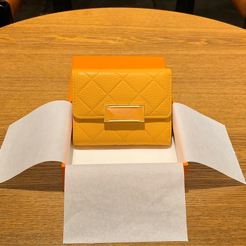 Yellow Wallet for Attracting Wealth, Short Style for Women, 2025 New Model, Fashionable Quilted Metal Snap, Niche Designer Ins Yellow Wallet for Attracting Wealth, Short Style for Women, 2025 New Model, Fashionable Quilted Metal Snap, Niche Designer Ins