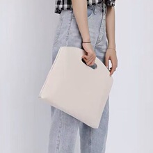 ���s�ϰ෫�����e���� Ůʿ������X����� ���޷����ľ��ռ{��