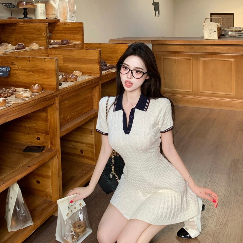 Korean-Style Gentle and Elegant Polo Collar Short-Sleeve Dress, Unique and Beautiful Summer Design with a Waist-Cinching A-Line Short Skirt Korean-Style Gentle and Elegant Polo Collar Short-Sleeve Dress, Unique and Beautiful Summer Design with a Waist-Cinching A-Line Short Skirt
