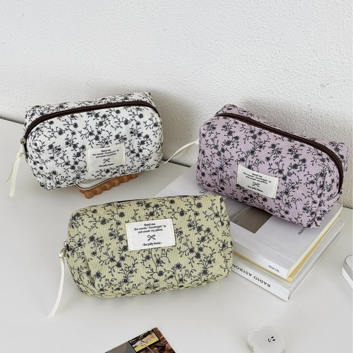 Cross-border lined corduroy octagonal bag, high-value, fresh and cute floral style, portable stationery storage bag for students.