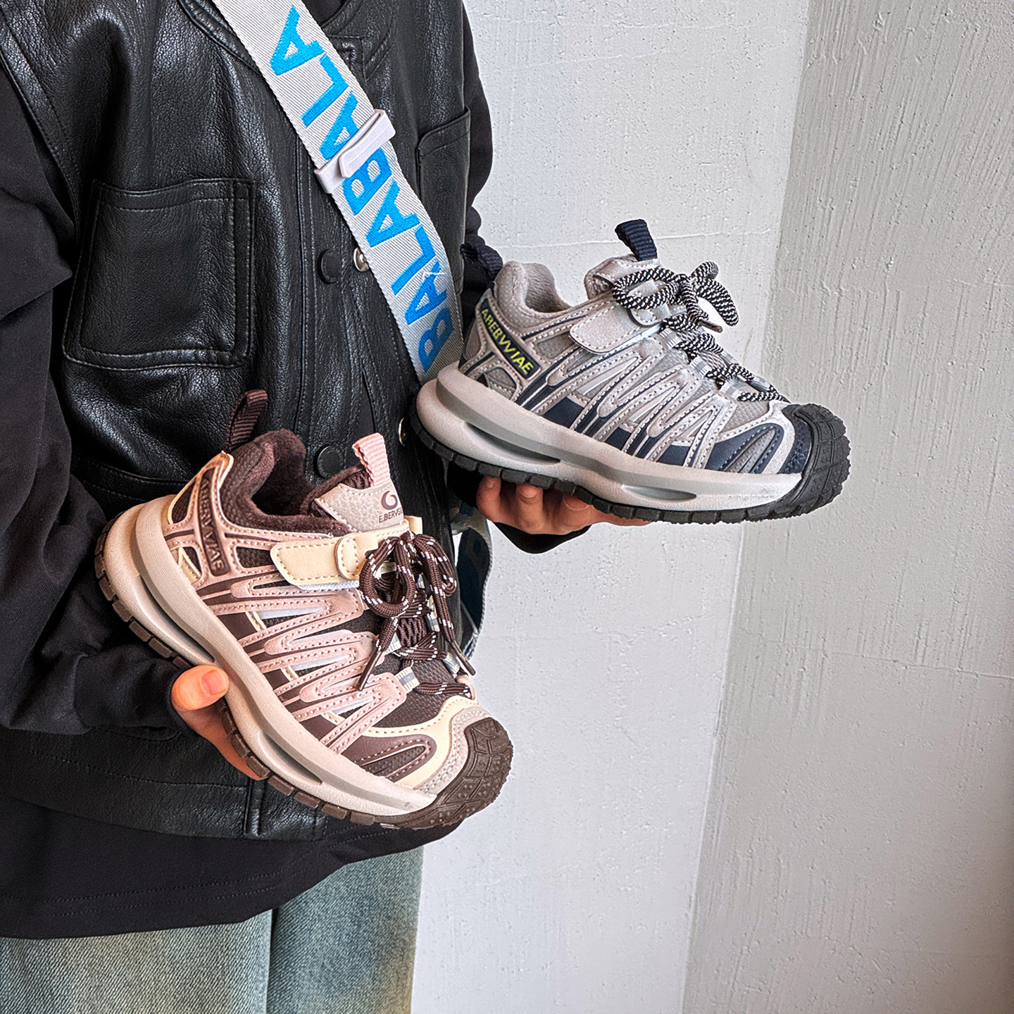 Boys' Fashion Outdoor Closed-Toe Sneakers 2025 Winter New Double-Layer Cotton Girls' Shoes Korean Version for Older Children Casual Shoes