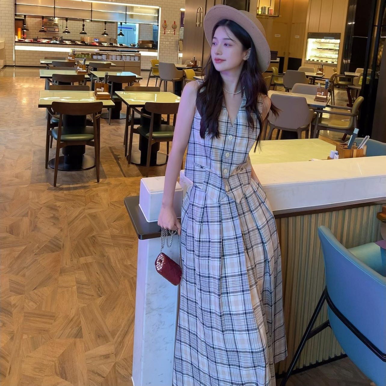 Bộ vest gile và chân váy linen kẻ caro cao cấp cho nữ — áo ghi lê