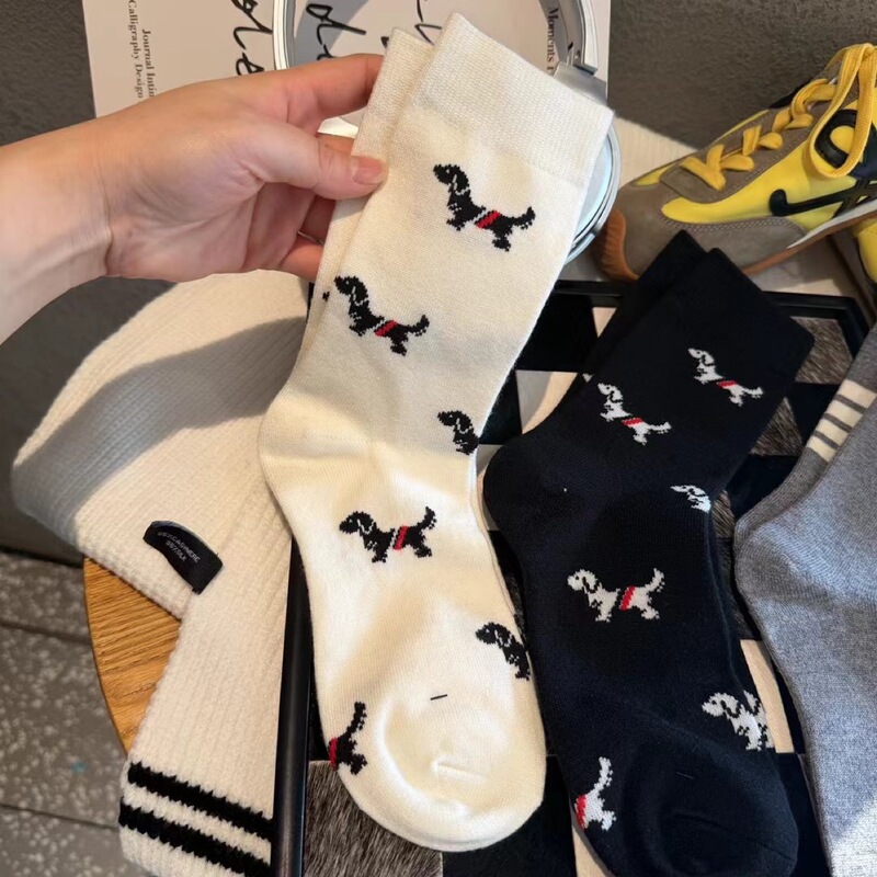 Autumn and Winter Warm Thickened Imitation Cashmere European Mid-Calf Socks Ab Dachshund High-End Stylish Ins Trend Socks Wholesale