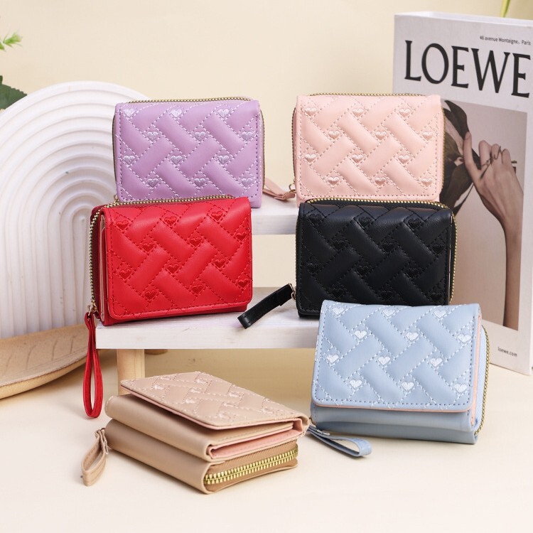Cross-border Explosions Women's Short Wallet Ins Women's Korean-style Fashion Embroidered Love Student Coin Purse Three-fold Card Bag Cross-border Explosions Women's Short Wallet Ins Women's Korean-style Fashion Embroidered Love Student Coin Purse Three-fold Card Bag