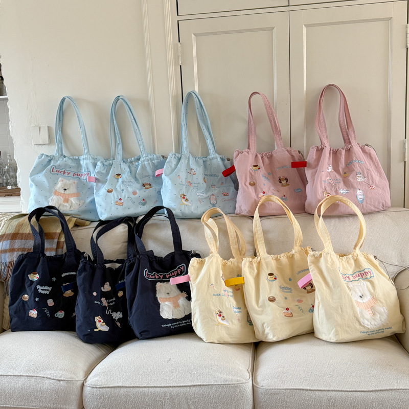 2025 Japanese-Style Cute Cartoon Embroidered Drawstring Versatile Fashion Trendy Crossbody Bag Commuter Bag Women's Shoulder Bag 2025 Japanese-Style Cute Cartoon Embroidered Drawstring Versatile Fashion Trendy Crossbody Bag Commuter Bag Women's Shoulder Bag