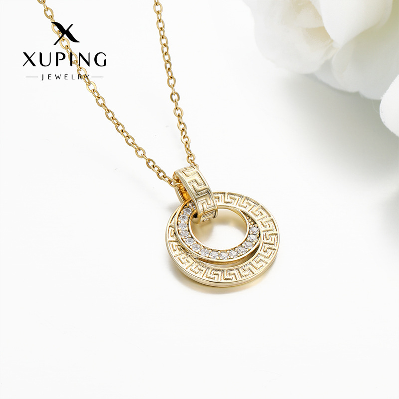 Xuping zircon artificial Europa y América transfronteriza aleación de cobre galvanizado 14k color geométrico colgante de collar de patrón de muralla redonda