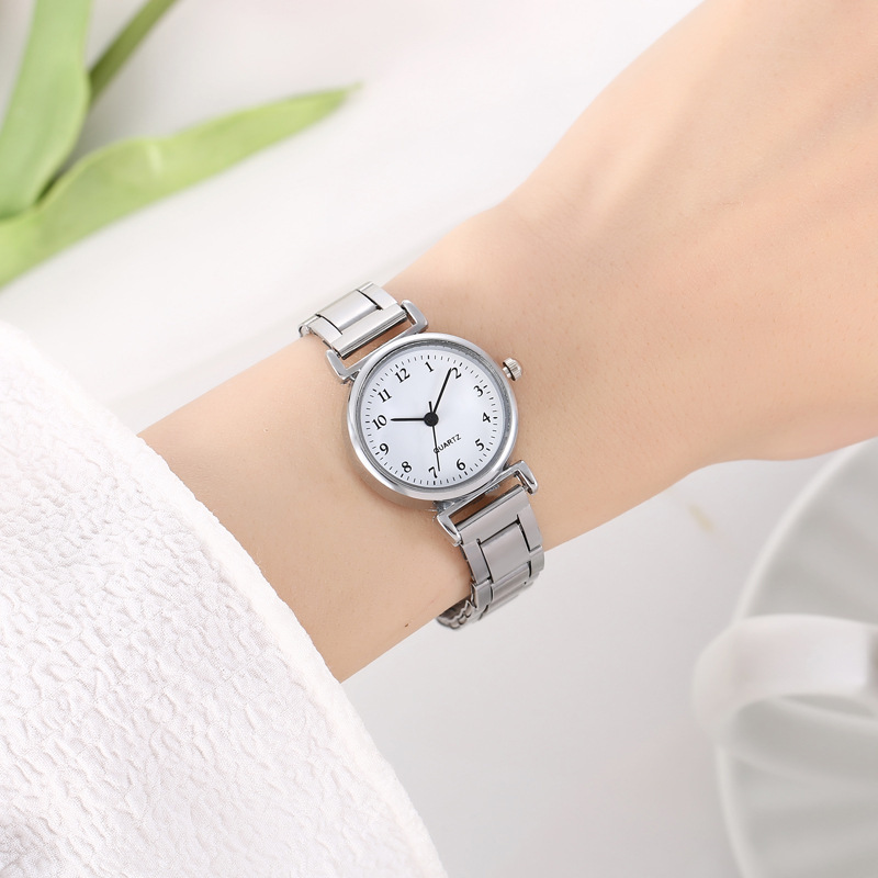 Women's Watch Fashion Forest Style Small Dial Steel Band Watch Temperament Female Student Quartz Watch Foreign Trade Hot Spot