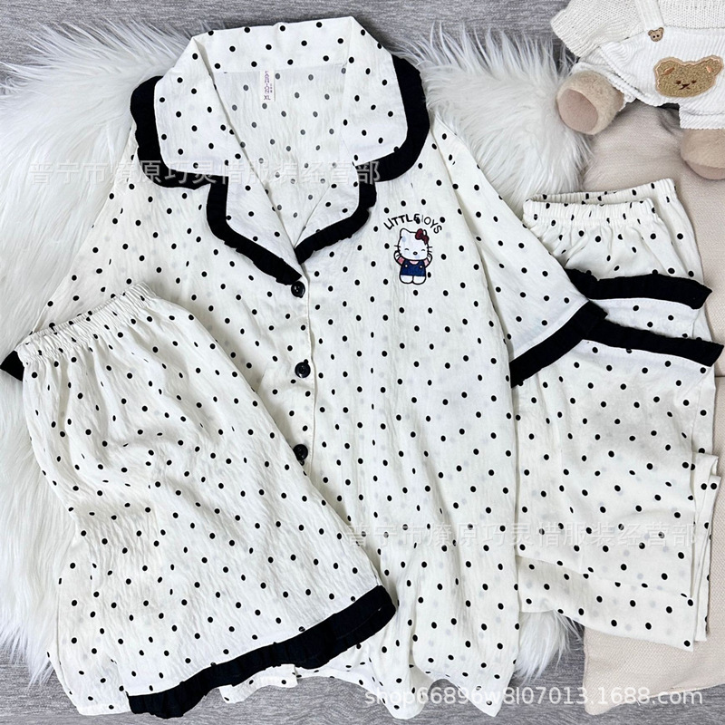 Pequeño pijama de corazón de melocotón para mujeres tres piezas de verano nubes de algodón se puede usar pantalones de manga corta para estudiantes de dibujos animados ropa para el hogar