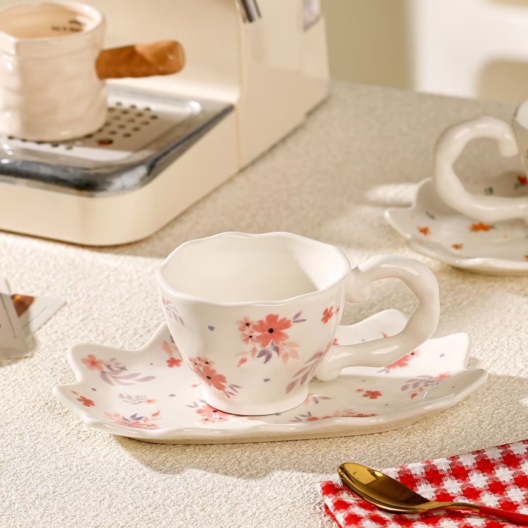 Creativa flor nórdica personalidad taza de plato combinación de taza de cerámica marca regalo de mano taza de té de la tarde taza de café alto valor facial