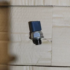 汽车传感器;燃油喷射装置;节气门