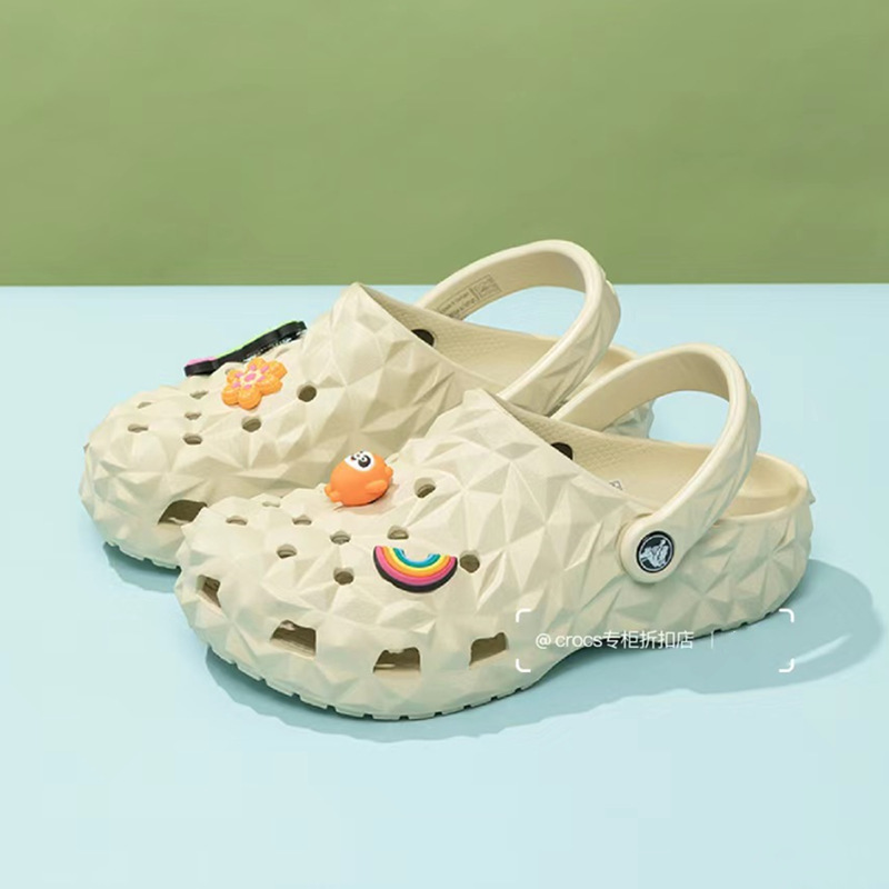 Crocs Unisex Clogs Summer Men's Anti-Slip Lightweight Women's Outdoor Beach Clogs