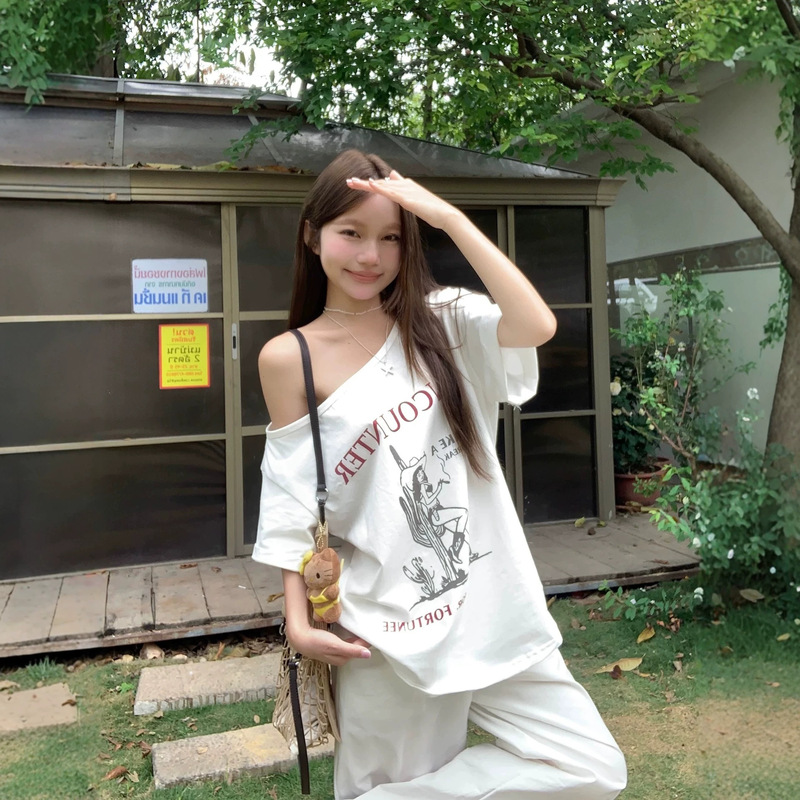 American-Style Spicy Girl Western Girl Print One-Shoulder Short-Sleeve T-Shirt for Women, Summer Loose High-End Design Off-Shoulder Top