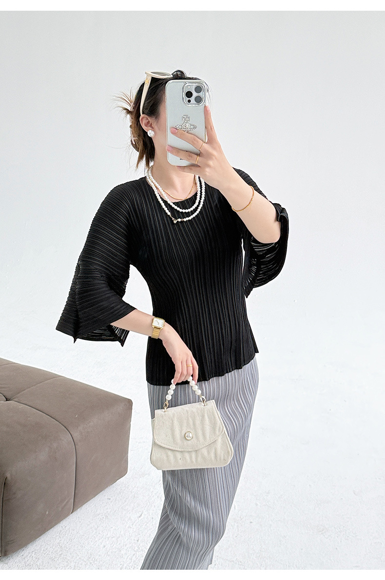 Áo phông nữ cổ tròn ôm dáng dễ phối — Màu đen chi tiết 18