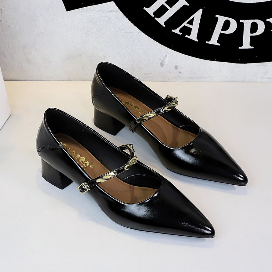 9853-1 Korean version retro soft handkerchief with open edge bead pointed shallow mouth, simple one word buckle, thick heel, not tiring for the feet, single order shoes