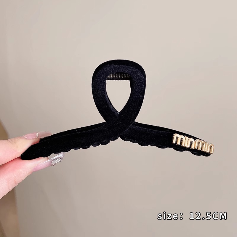 Clip de tiburón negro Clip de agarre de sentido avanzado femenino Horquilla grande en la parte posterior de la cabeza 2025 nuevo clip para el cabello tocado rasgador para el cabello