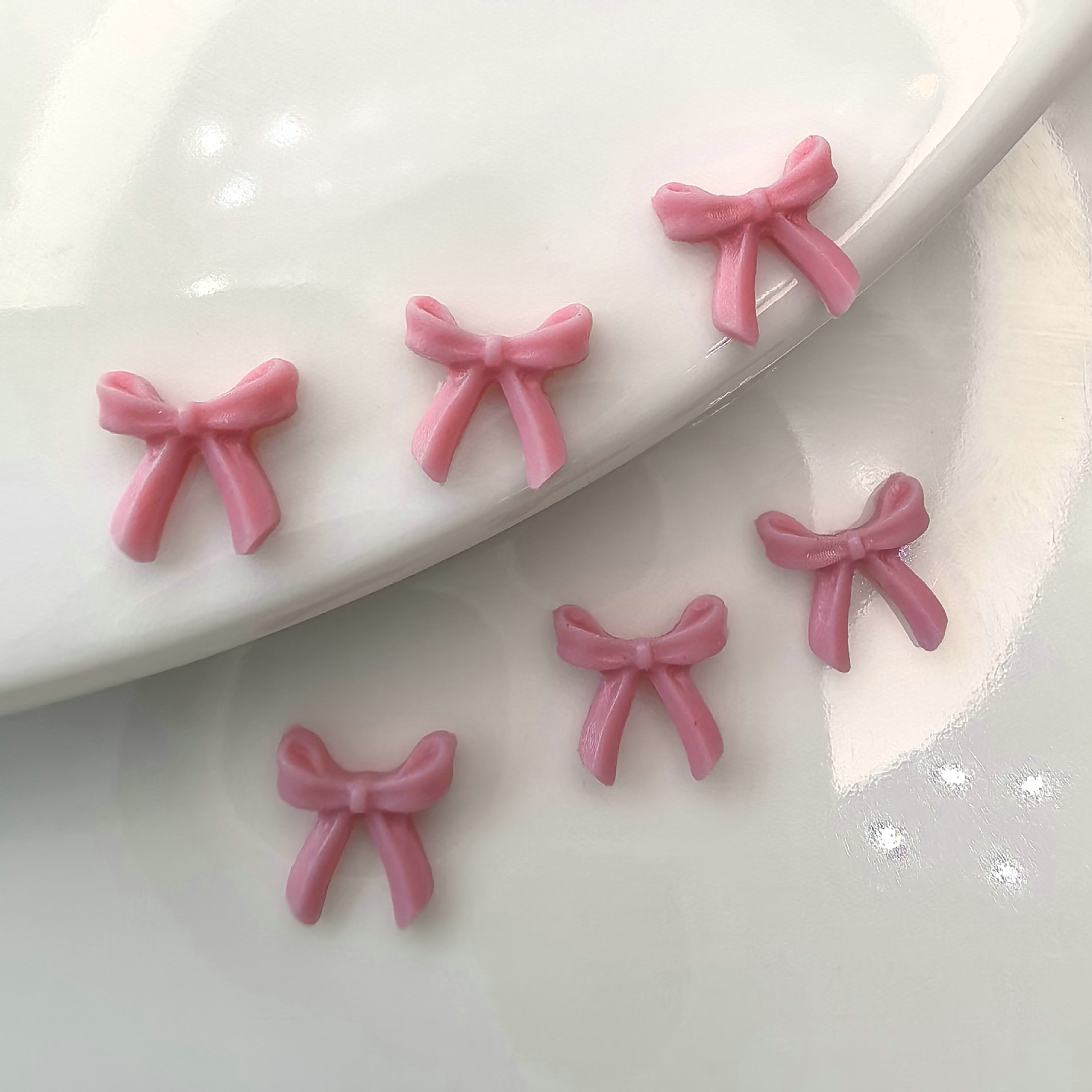 蝴蝶结美甲饰品批发儿童学生老人青年大学生工人教师0010.j