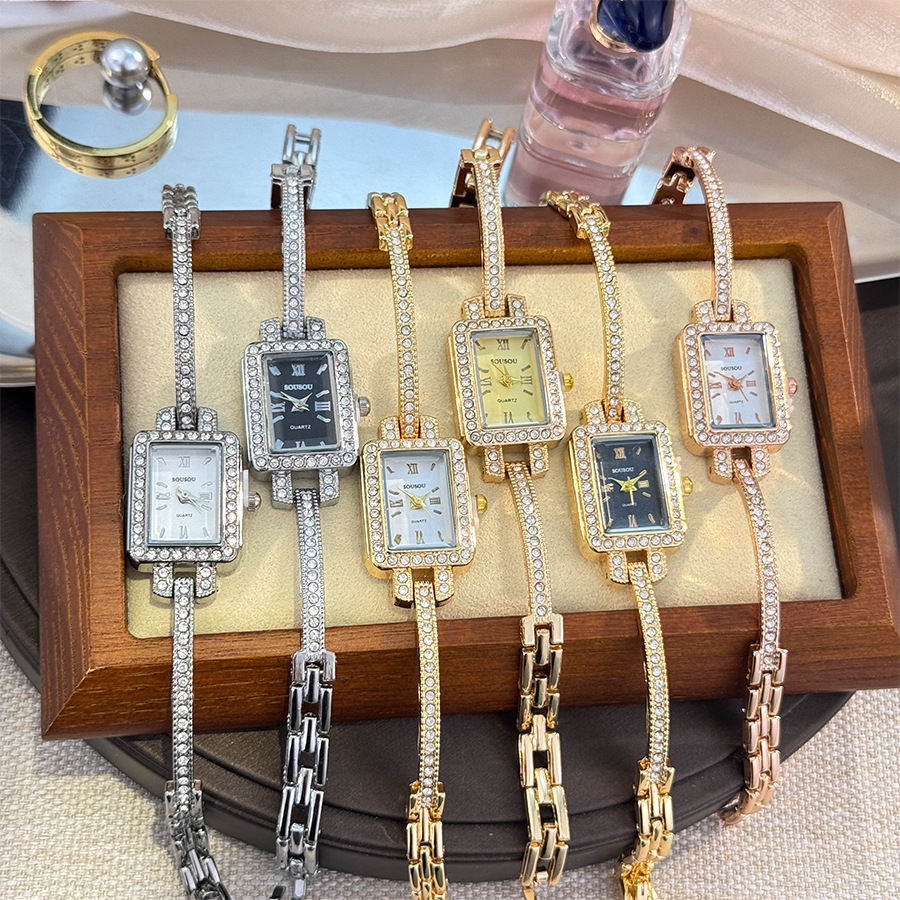 New Alloy Bracelet Watch Cross-Border Hot Sale Square Medieval Exquisite Quartz Watch Ladies Light Luxury Watch Wholesale