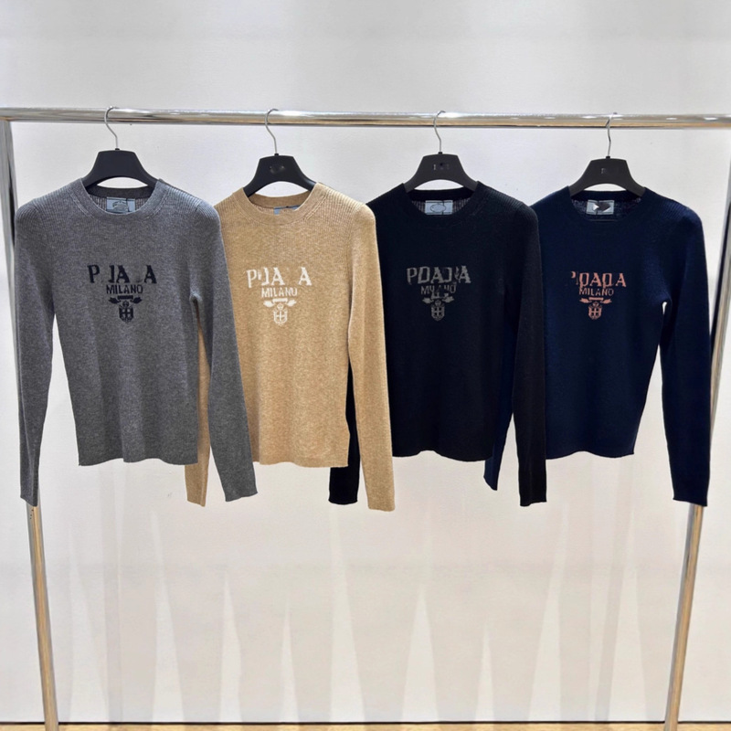 High-End Winter Tops from P Home, Nanyou High-End Women's Wool Base Layer with a Small Chanel-Style Sophisticated Knit Sweater High-End Winter Tops from P Home, Nanyou High-End Women's Wool Base Layer with a Small Chanel-Style Sophisticated Knit Sweater