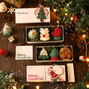 Wholesale Christmas creative handmade fragrance candle hand gift Christmas tree deer shape aromatherapy candle gift box