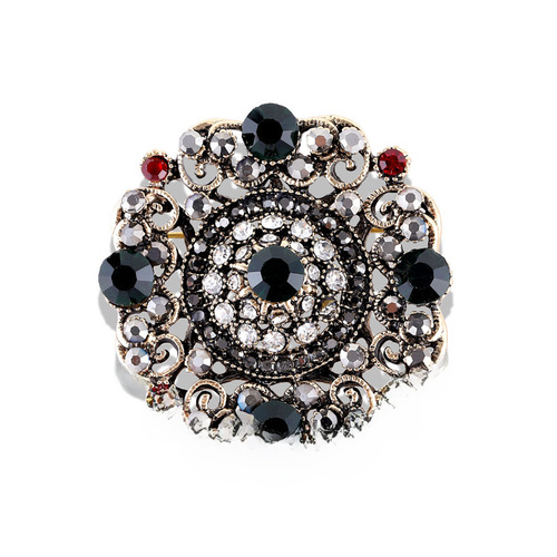 European and American Baroque Court Retro Engraved Badge Brooch with High-End Cross-Border Christmas Clothing Accessories