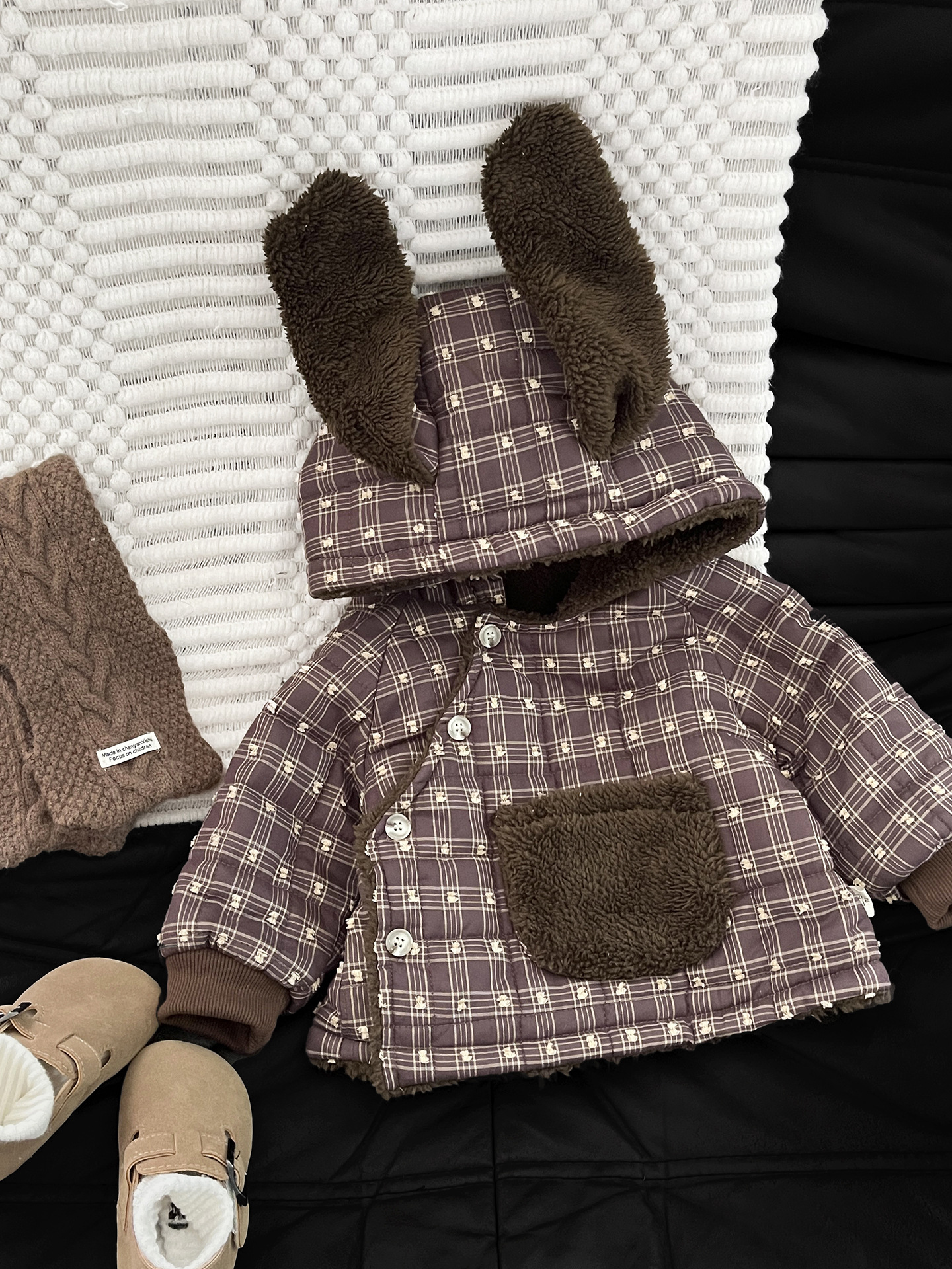 Ropa de algodón retro de invierno para bebés, niñas y niñas, chaqueta de algodón a rejilla gruesa, chaqueta de algodón para bebés coreanos, chaqueta de terciopelo encantadora