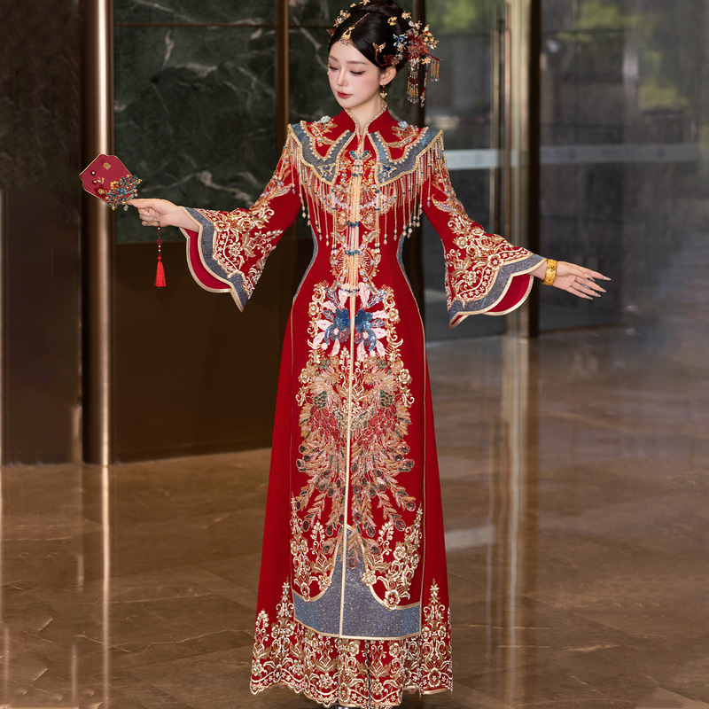 Hanfu Xiuhe Wedding Dress, New Chinese-Style Bridal Wedding Attire, Luxurious and Elaborate Phoenix Crown and Robe for the Bride, Ceremonial Dress for the Bride's Departure and Toasting Hanfu Xiuhe Wedding Dress, New Chinese-Style Bridal Wedding Attire, Luxurious and Elaborate Phoenix Crown and Robe for the Bride, Ceremonial Dress for the Bride's Departure and Toasting