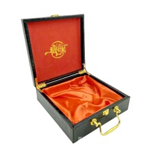 鳄鱼纹PU皮包装盒中纤板皮带盒五金手提厚实翻盖鳄鱼纹礼品盒红布