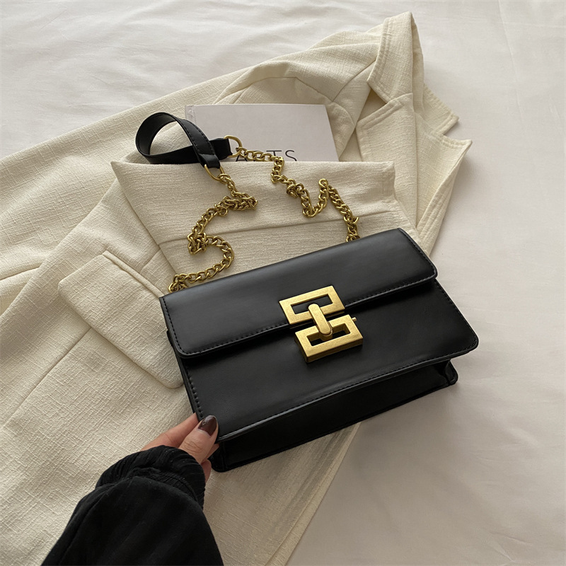 Bolsos pequeños populares de este año para mujer 2024 nuevo bolso de axila de hombro de cadena de verano de moda