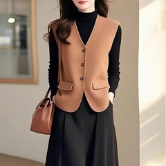 ブラウン V ネックアウターレイヤードベストニットベスト女性のための 2025 新作春服ユニークで超見栄えの良いトップス