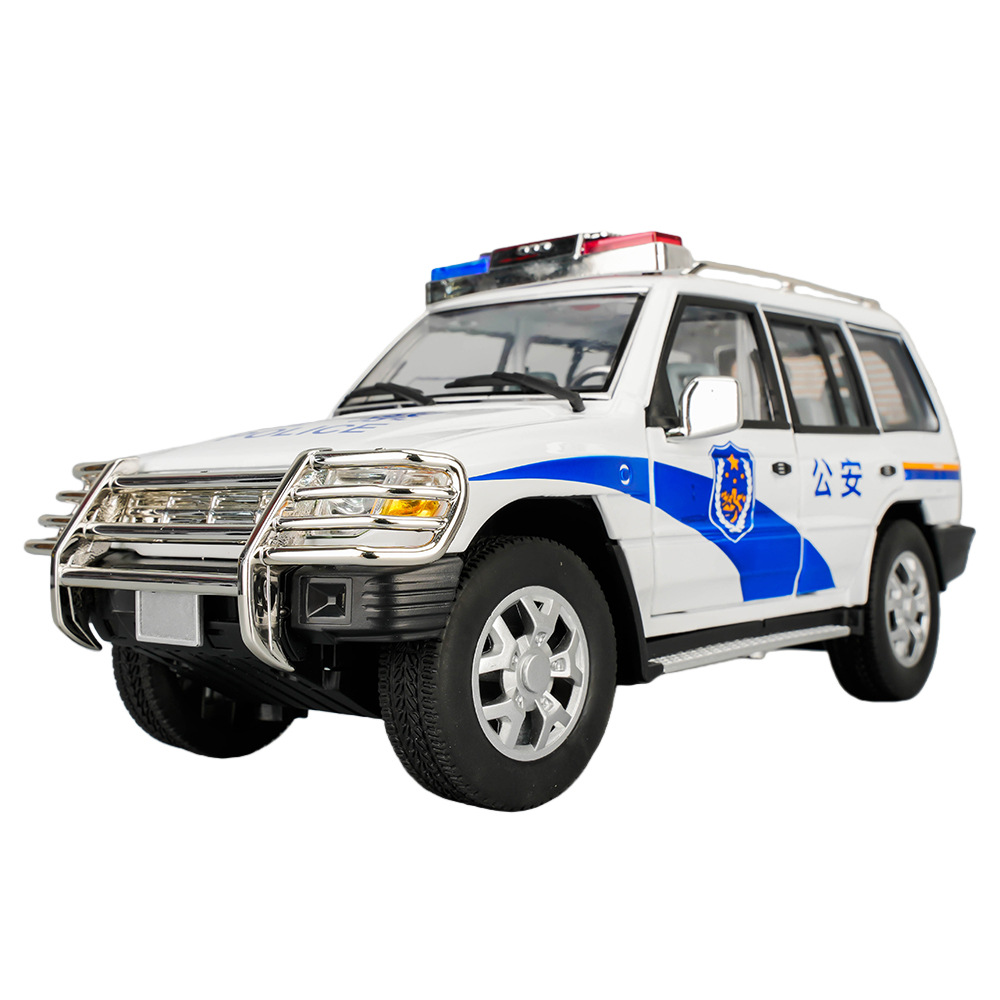 1:18 Mitsubishi Pajero coche de policía aleación modelo de vehículo todoterreno Echo sonido y luz juguetes para niños adornos de escritorio dormitorio