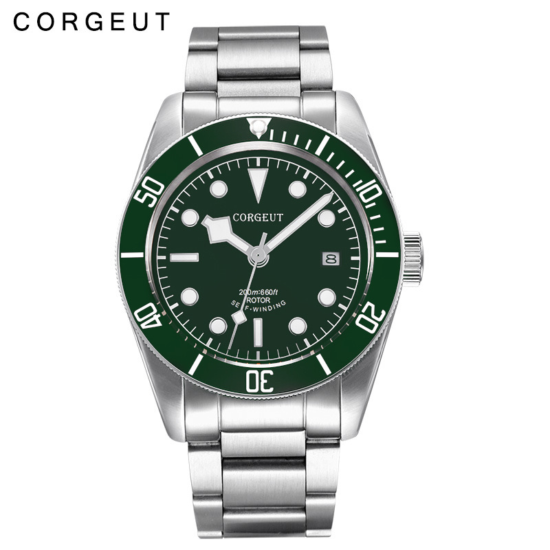 Uñas plateadas verdes