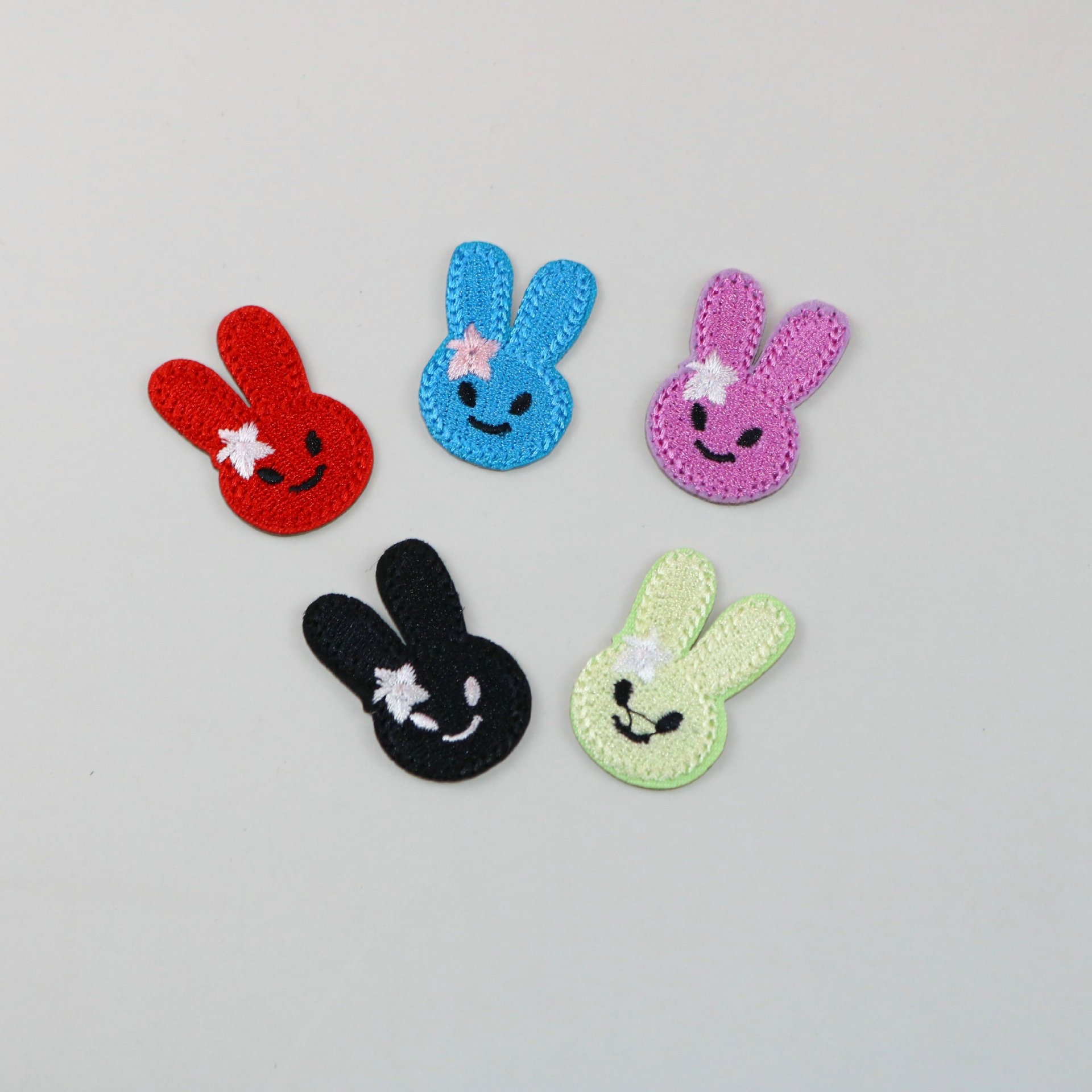 Animal dibujos animados bordado bordado pegatinas de tela pegatinas de espalda pegatinas de bordado de computadora pegatinas de ropa bolsas pegatinas de agujeros pegatinas de parche sello de tela decoración